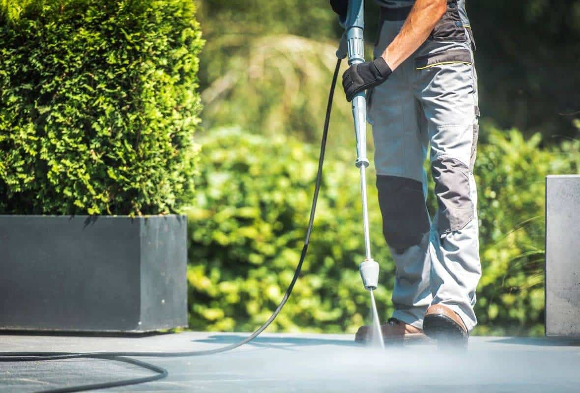 nettoyage terrasse Saclay avec crea paysages dans l'essonne